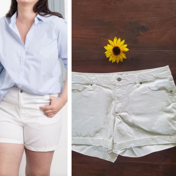 Universal Thread White Jeans Shorts - Picture 1 of 8